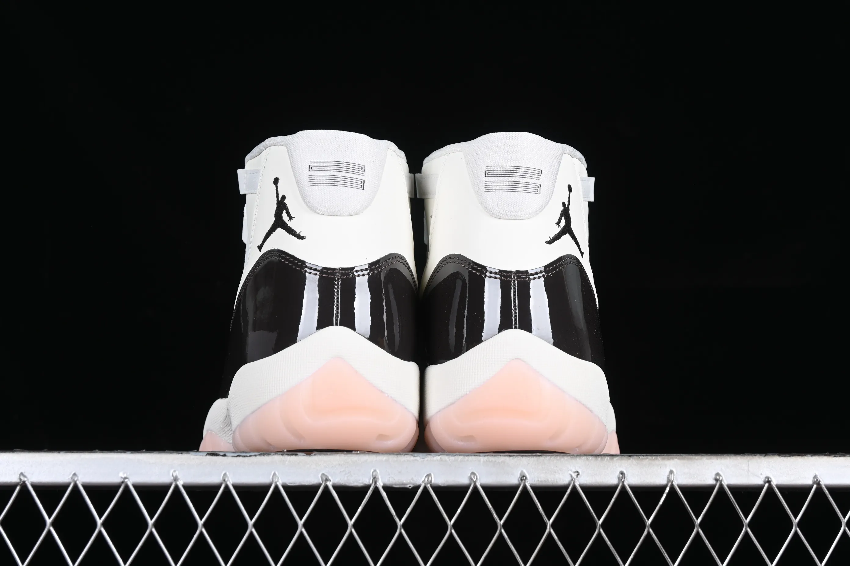 All categories Air Jordan Jordan series basketball shoes Air Jordan 11 OG version Air Jordan 11 "Neapolitan" AJ11 Joe 11 brown and white pink Kangkou AR0715-101